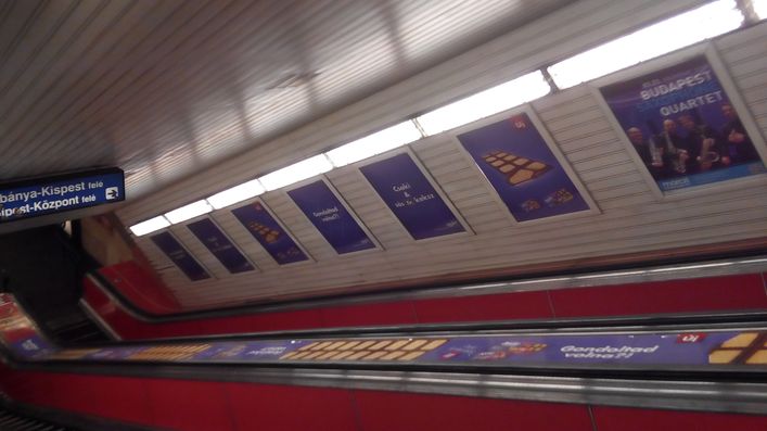 BKV mozgólépcső reklám